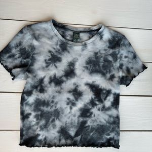 WILD FABLE Gray Tie Dye Short Sleeve Cropped Baby Tee Size Medium